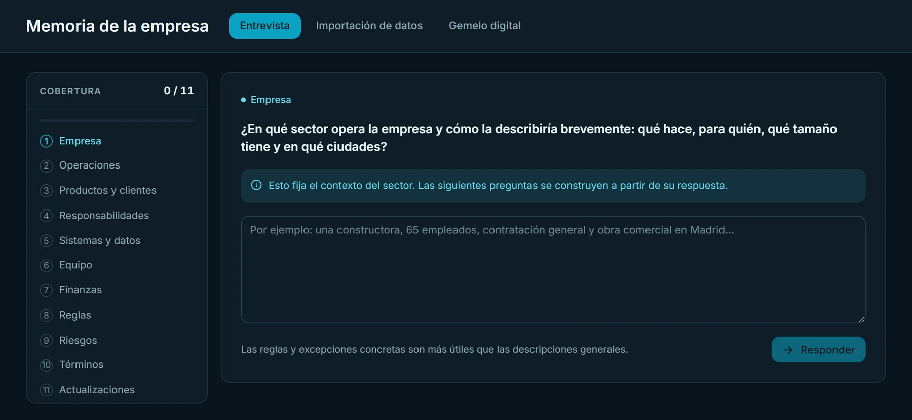 Pantalla de entrevista de MirandumAI: a la izquierda un mapa de cobertura de 11 áreas, a la derecha una pregunta sobre el sector de la empresa con su campo de respuesta.